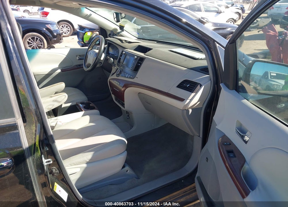2011 TOYOTA SIENNA XLE V6 VIN: 5TDYK3DC7BS116511
