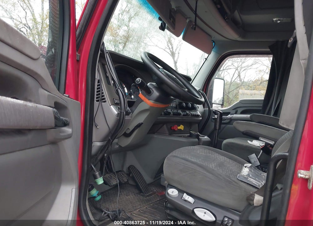2016 KENWORTH CONSTRUCTION T680 VIN: 1XKYDP9X1GJ978807