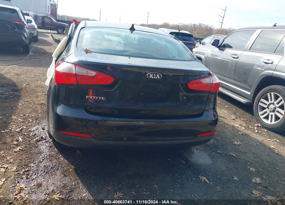 2015 KIA FORTE LX VIN: KNAFK4A68F5411881