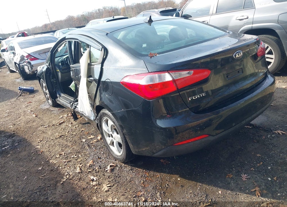 2015 KIA FORTE LX VIN: KNAFK4A68F5411881