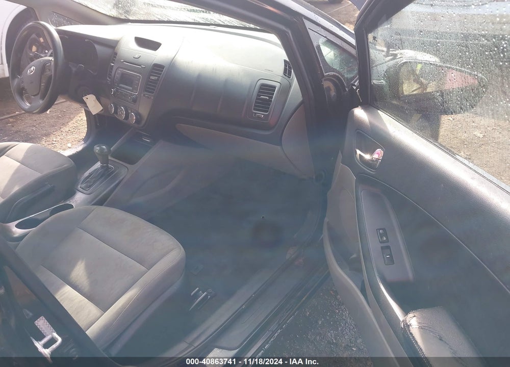 2015 KIA FORTE LX VIN: KNAFK4A68F5411881