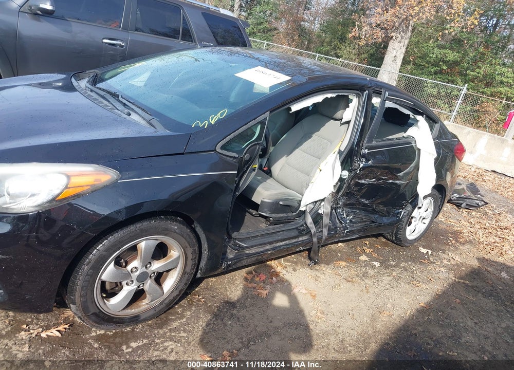 2015 KIA FORTE LX VIN: KNAFK4A68F5411881