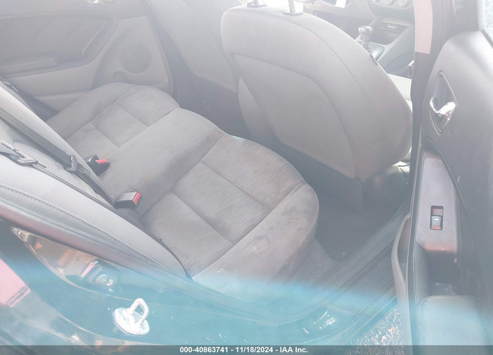 2015 KIA FORTE LX VIN: KNAFK4A68F5411881