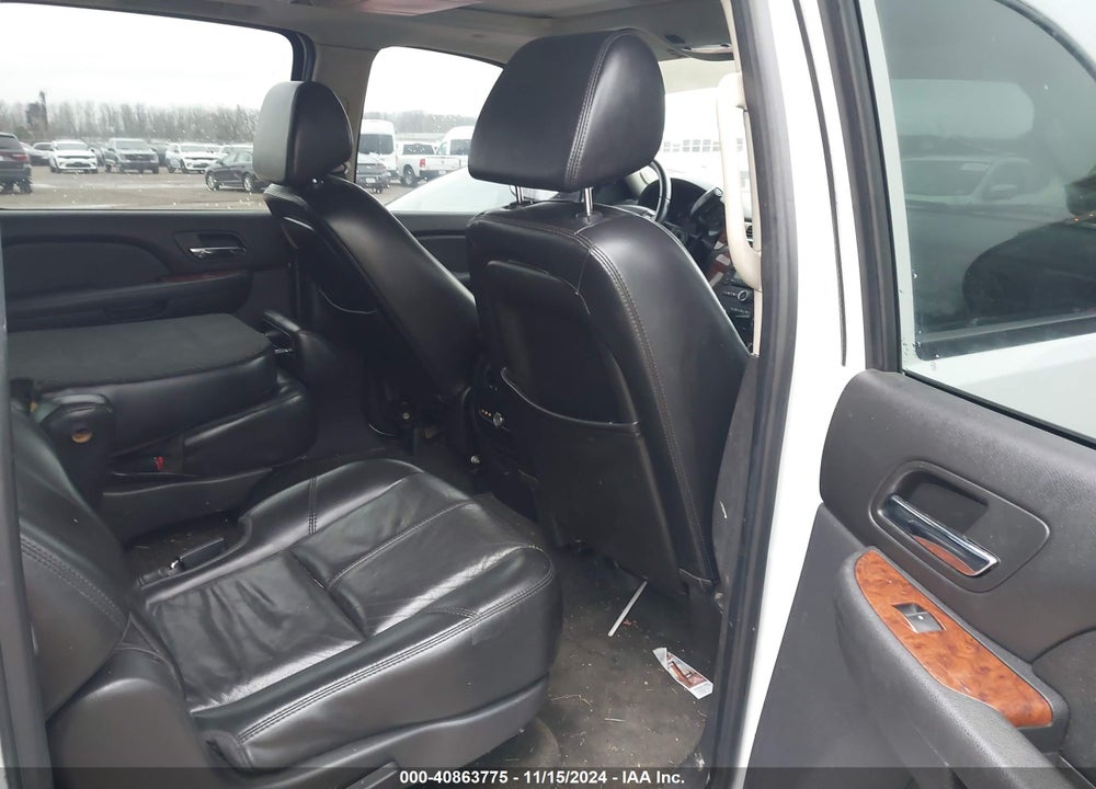 2007 CHEVROLET SUBURBAN 1500 LT VIN: 3GNFK16327G183765