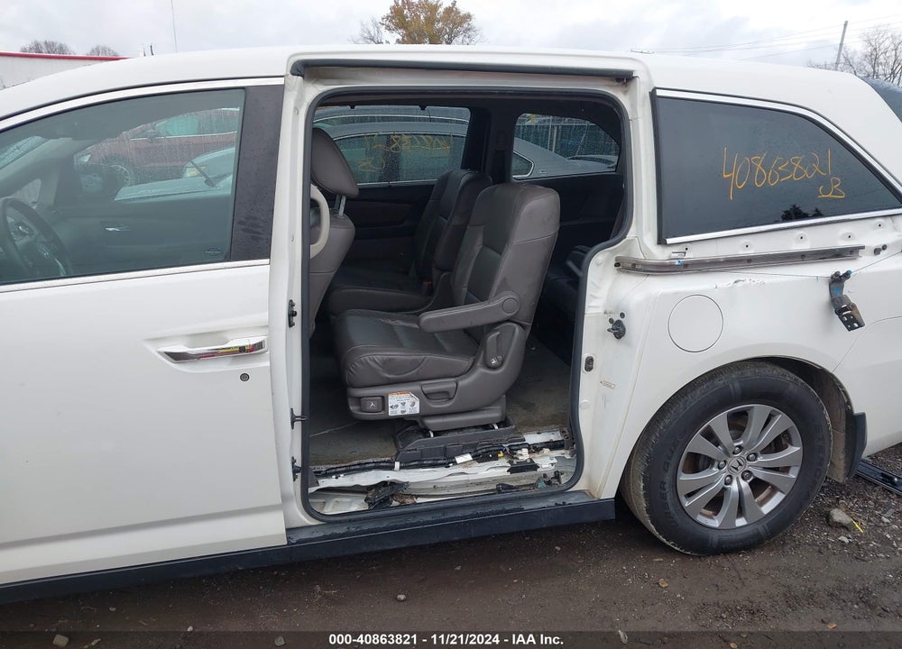 2015 HONDA ODYSSEY EX-L VIN: 5FNRL5H68FB105500