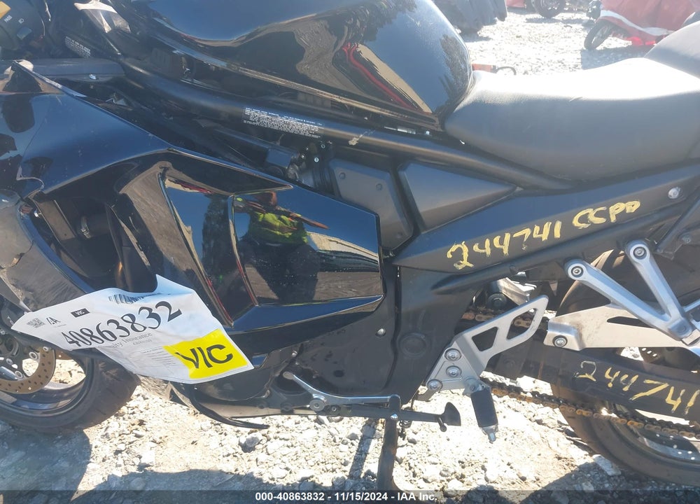 2011 SUZUKI GSX1250 F VIN: JS1GW72BXB2100693