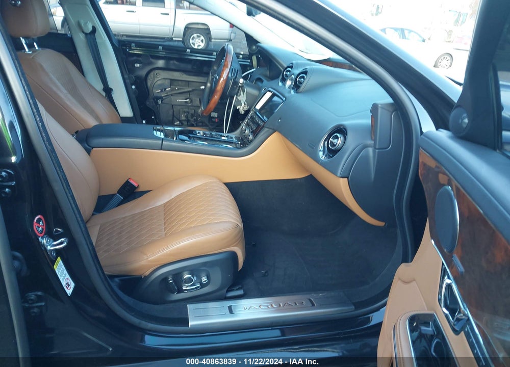 2019 JAGUAR XJ XJ50 V6/XJL PORTFOLIO VIN: SAJWA2G75K8W21312