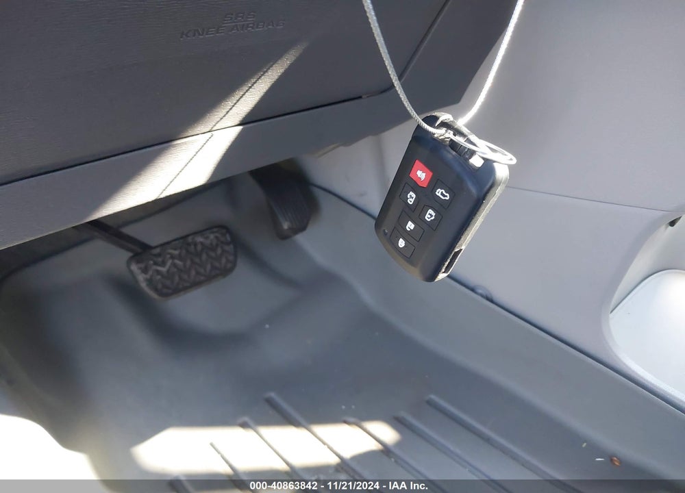 2016 TOYOTA SIENNA XLE 8 PASSENGER VIN: 5TDYK3DC2GS699545