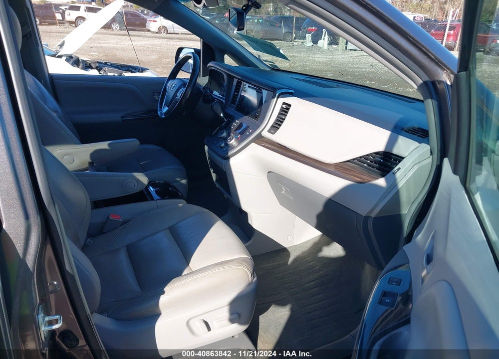 2016 TOYOTA SIENNA XLE 8 PASSENGER VIN: 5TDYK3DC2GS699545