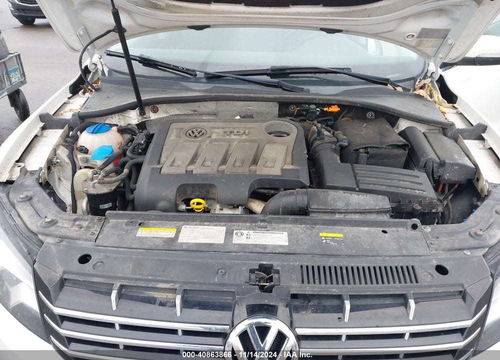 2014 VOLKSWAGEN PASSAT 2.0L TDI SE VIN: 1VWBN7A33EC106134