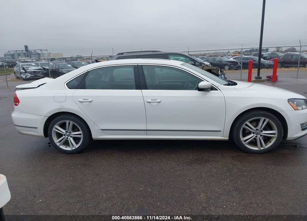 2014 VOLKSWAGEN PASSAT 2.0L TDI SE VIN: 1VWBN7A33EC106134