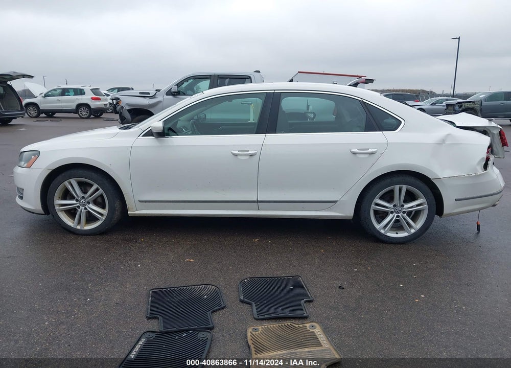 2014 VOLKSWAGEN PASSAT 2.0L TDI SE VIN: 1VWBN7A33EC106134