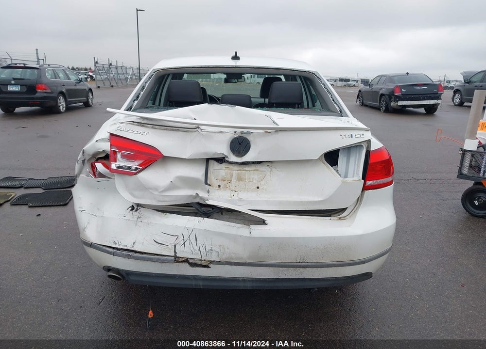 2014 VOLKSWAGEN PASSAT 2.0L TDI SE VIN: 1VWBN7A33EC106134