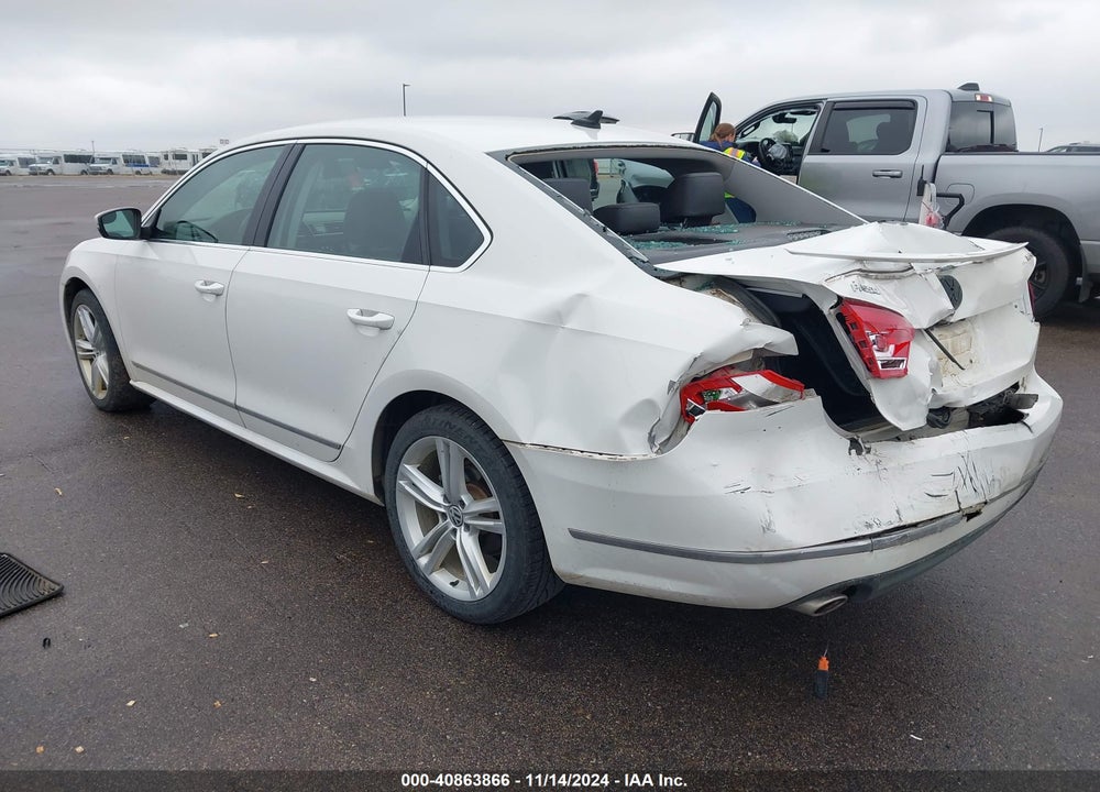 2014 VOLKSWAGEN PASSAT 2.0L TDI SE VIN: 1VWBN7A33EC106134