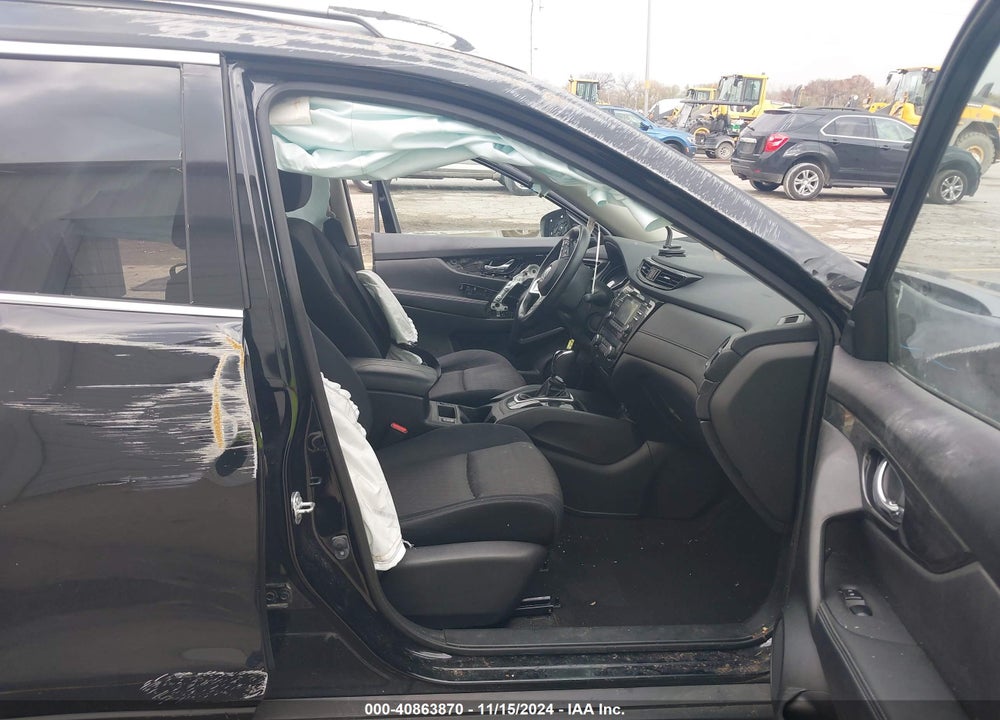 2017 NISSAN ROGUE VIN: JN8AT2MV1HW267657