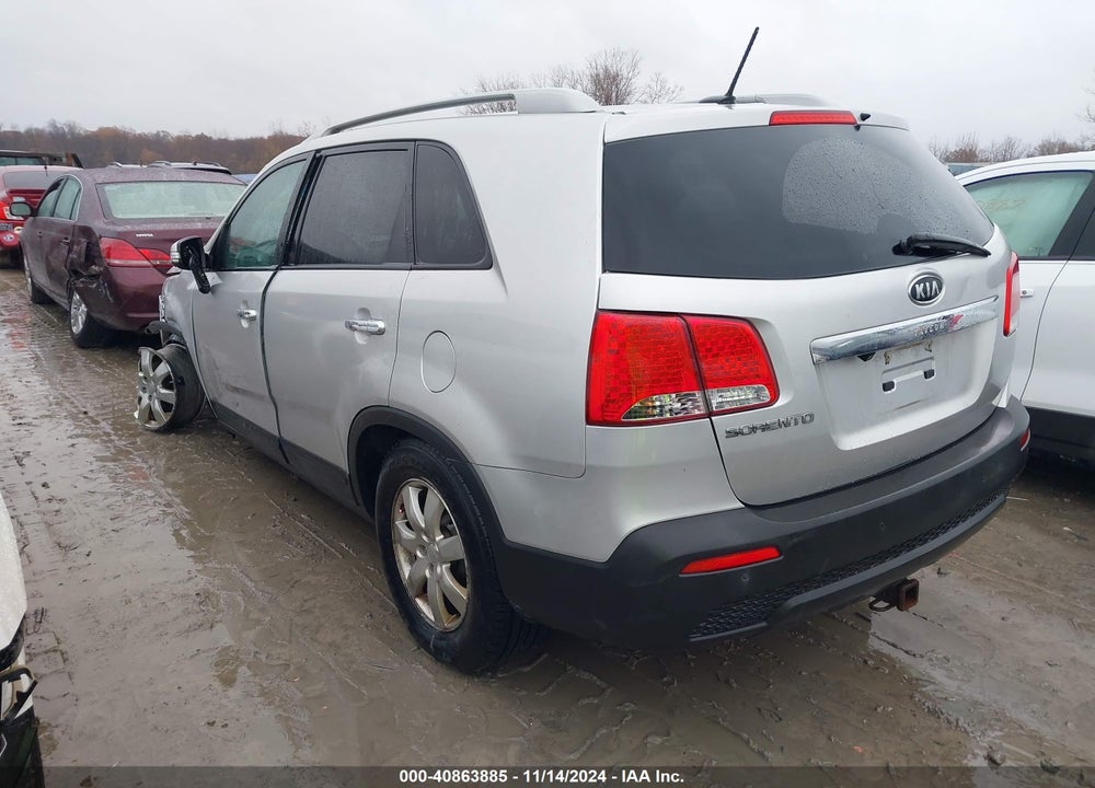 2011 KIA SORENTO LX VIN: 5XYKT3A16BG071452