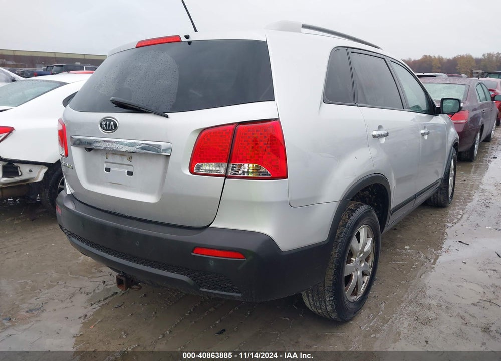 2011 KIA SORENTO LX VIN: 5XYKT3A16BG071452