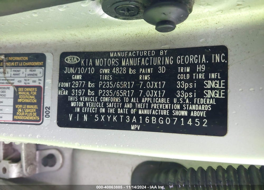 2011 KIA SORENTO LX VIN: 5XYKT3A16BG071452