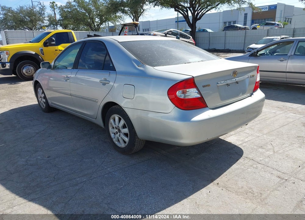 2002 TOYOTA CAMRY XLE VIN: 4T1BE32K72U503557