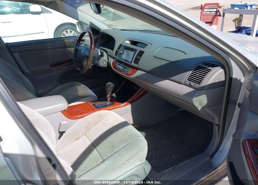 2002 TOYOTA CAMRY XLE VIN: 4T1BE32K72U503557