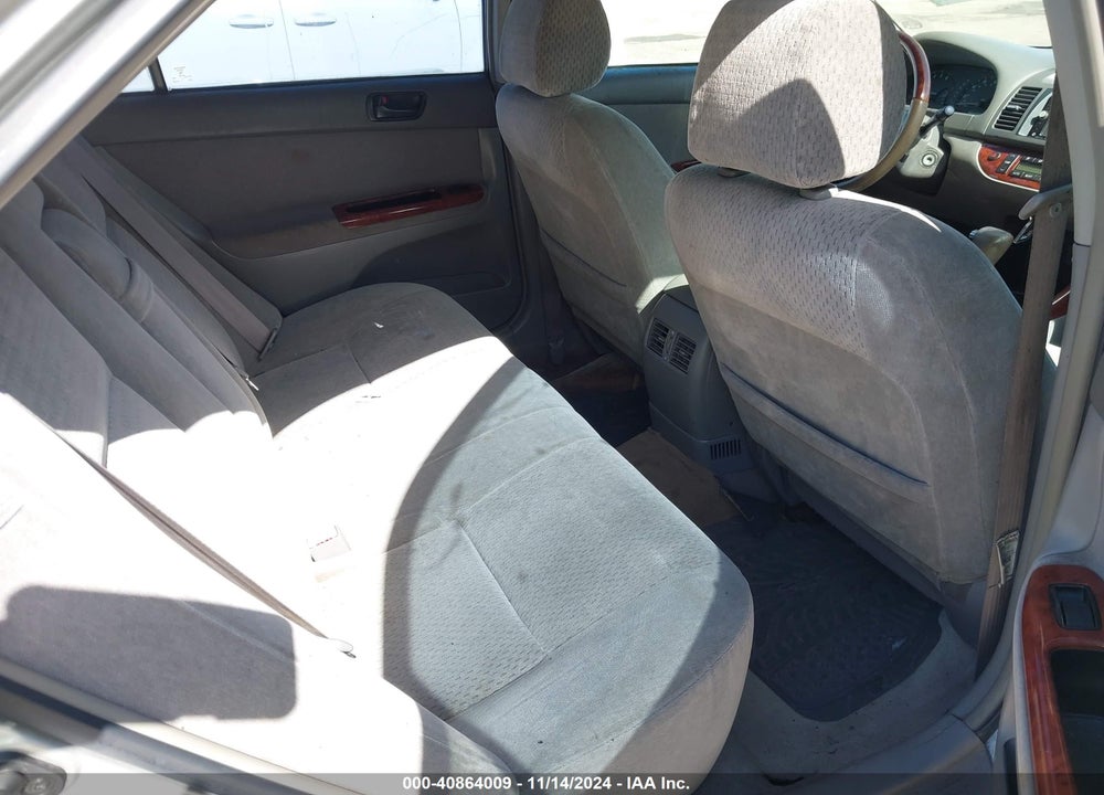 2002 TOYOTA CAMRY XLE VIN: 4T1BE32K72U503557