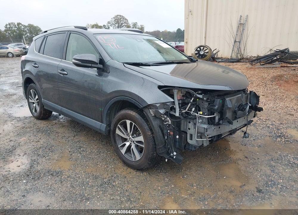 2018 TOYOTA RAV4 ADVENTURE/XLE VIN: JTMRFREV0JJ749228