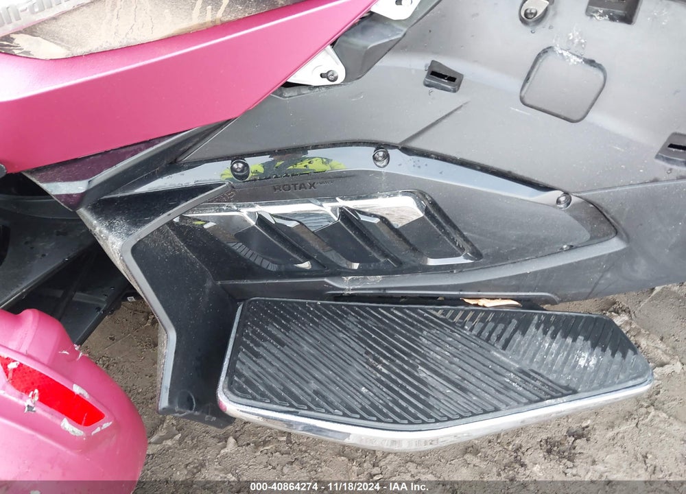 2022 CAN-AM SPYDER ROADSTER RT/RT LIMITED VIN: 2BXNBDD29NV005477