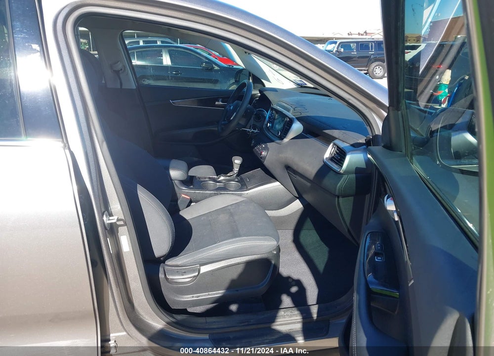 2019 KIA SORENTO 2.4L LX VIN: 5XYPG4A38KG509633