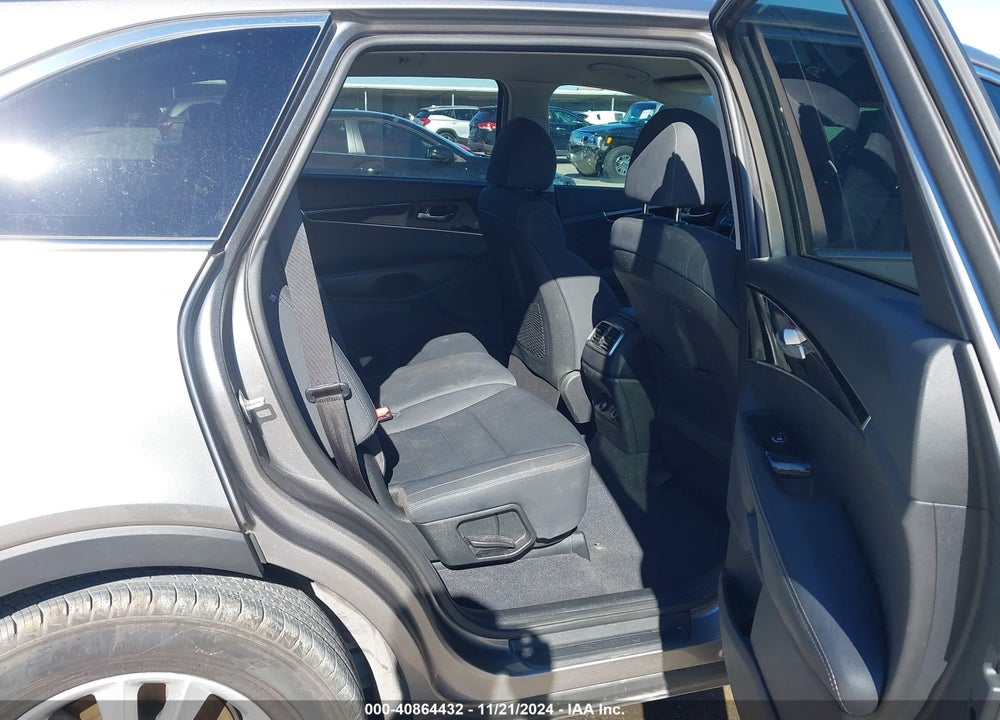 2019 KIA SORENTO 2.4L LX VIN: 5XYPG4A38KG509633