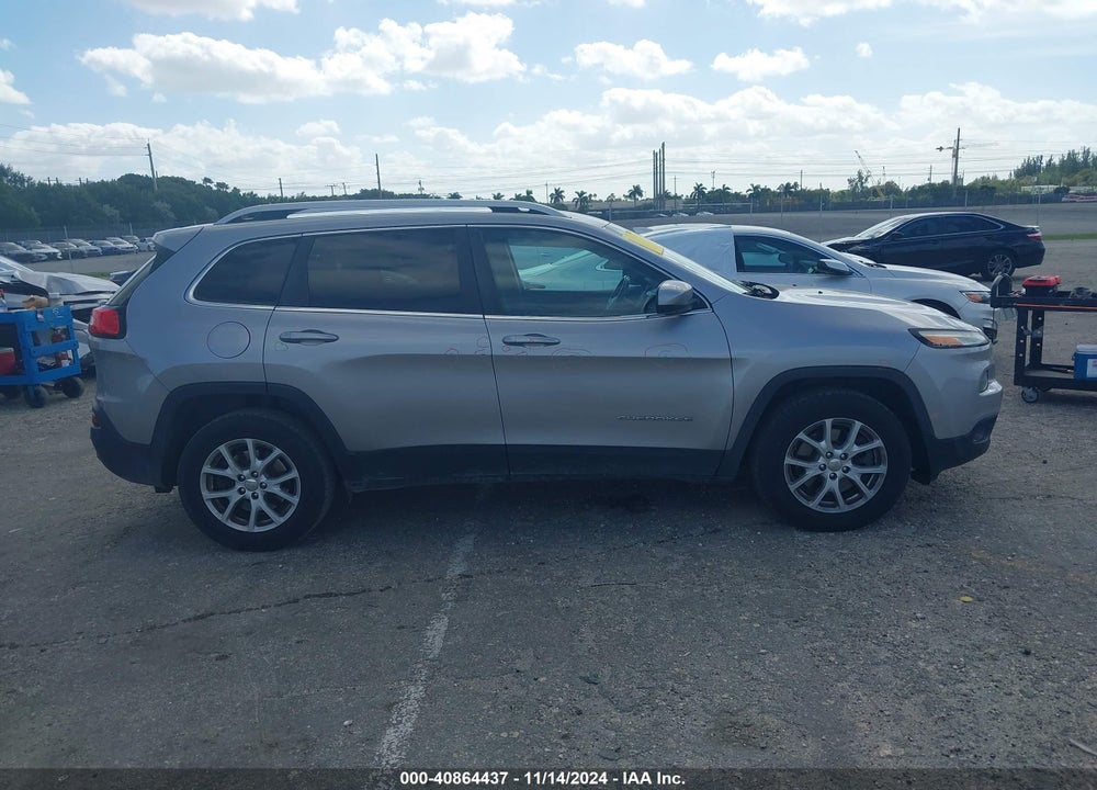 2017 JEEP CHEROKEE LATITUDE 4X4 VIN: 1C4PJMCBXHW565218