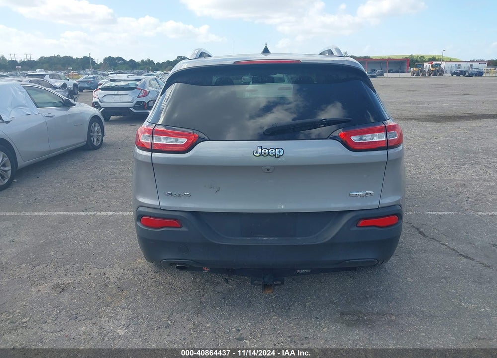 2017 JEEP CHEROKEE LATITUDE 4X4 VIN: 1C4PJMCBXHW565218