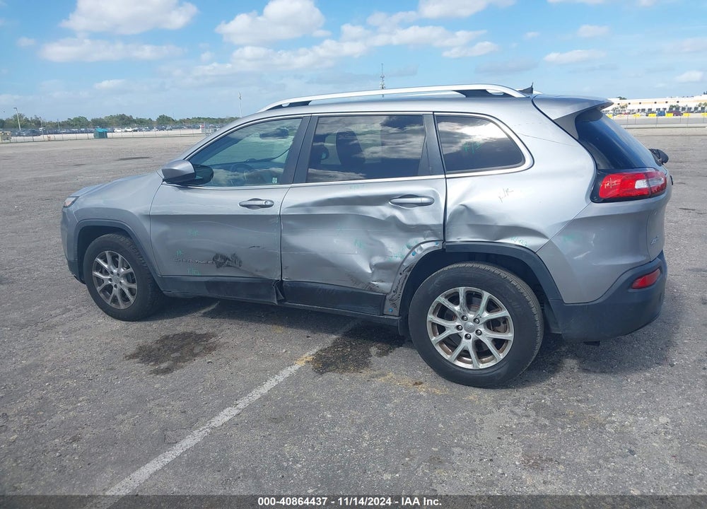 2017 JEEP CHEROKEE LATITUDE 4X4 VIN: 1C4PJMCBXHW565218