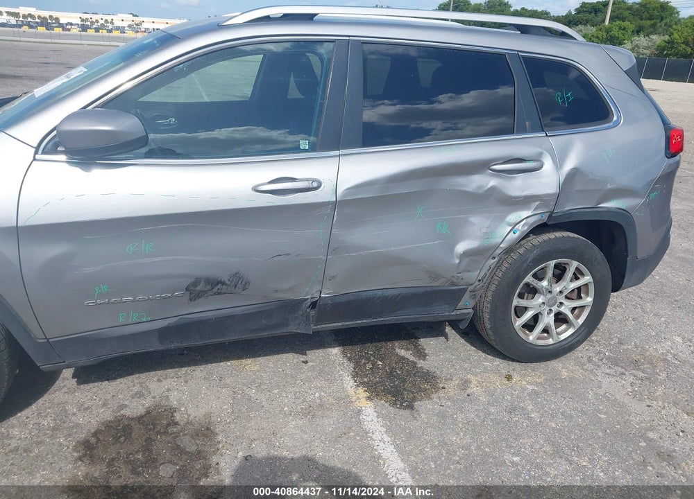 2017 JEEP CHEROKEE LATITUDE 4X4 VIN: 1C4PJMCBXHW565218