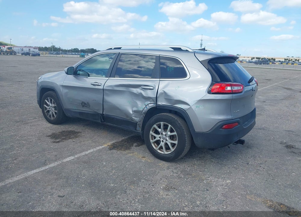 2017 JEEP CHEROKEE LATITUDE 4X4 VIN: 1C4PJMCBXHW565218