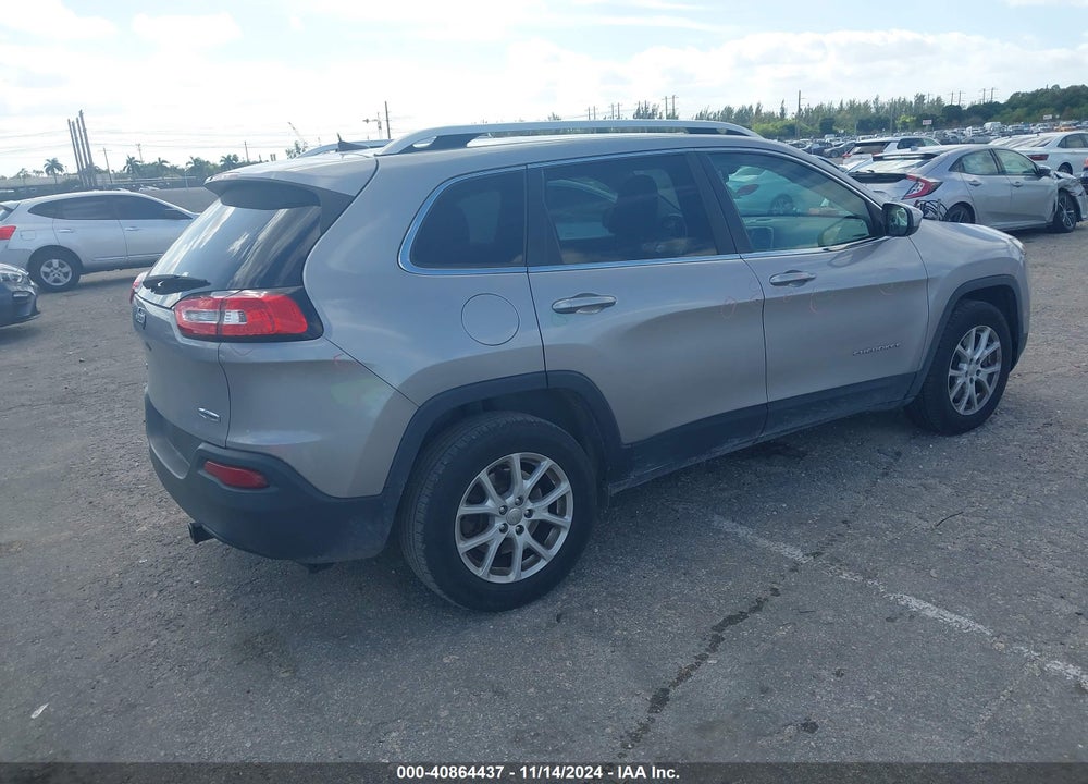 2017 JEEP CHEROKEE LATITUDE 4X4 VIN: 1C4PJMCBXHW565218