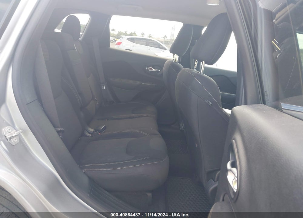 2017 JEEP CHEROKEE LATITUDE 4X4 VIN: 1C4PJMCBXHW565218