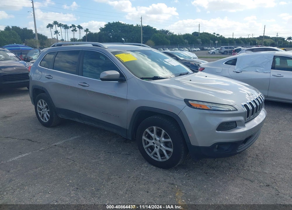 2017 JEEP CHEROKEE LATITUDE 4X4 VIN: 1C4PJMCBXHW565218