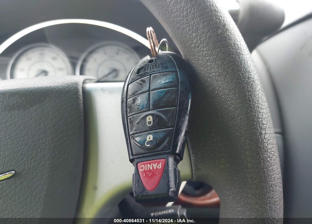 2008 CHRYSLER TOWN & COUNTRY LX VIN: 2A8HR44H18R708123
