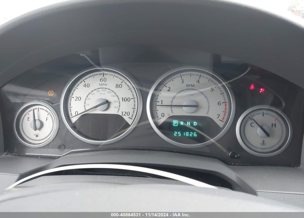 2008 CHRYSLER TOWN & COUNTRY LX VIN: 2A8HR44H18R708123