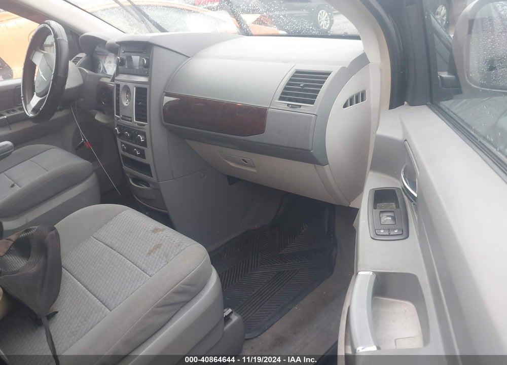 2010 CHRYSLER TOWN & COUNTRY NEW LX VIN: 2A4RR2D1XAR344738
