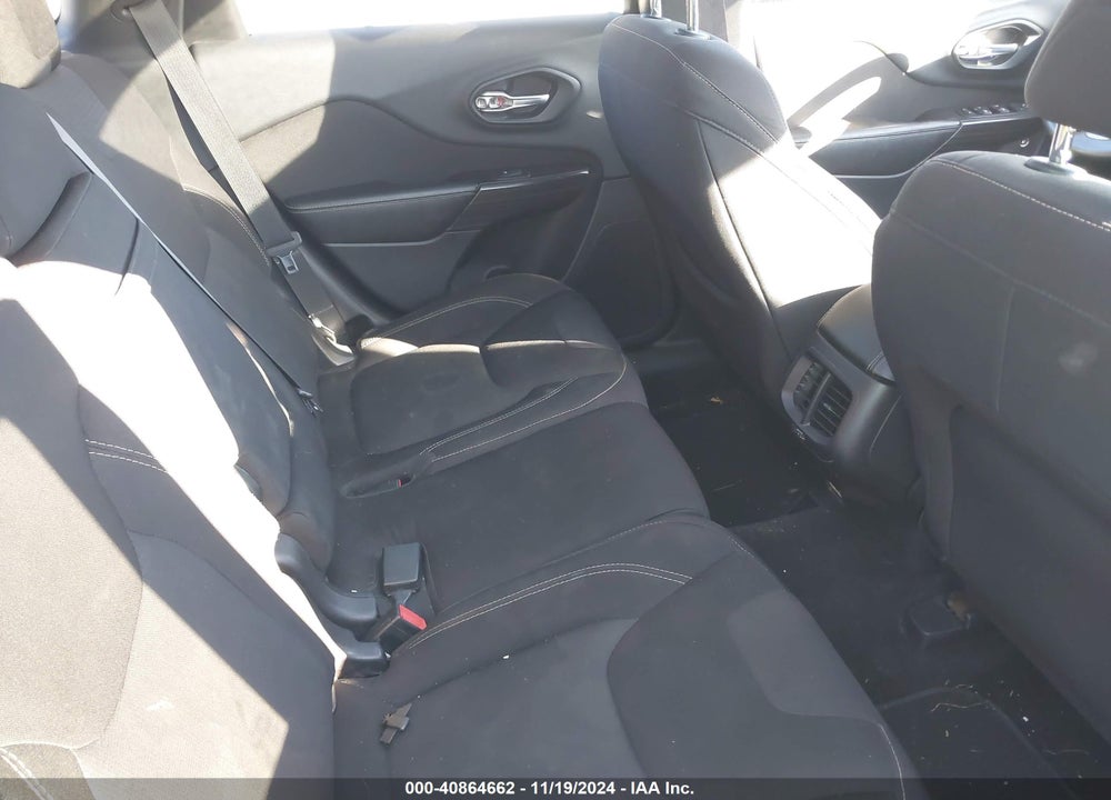 2015 JEEP CHEROKEE LATITUDE VIN: 1C4PJMCB7FW504227