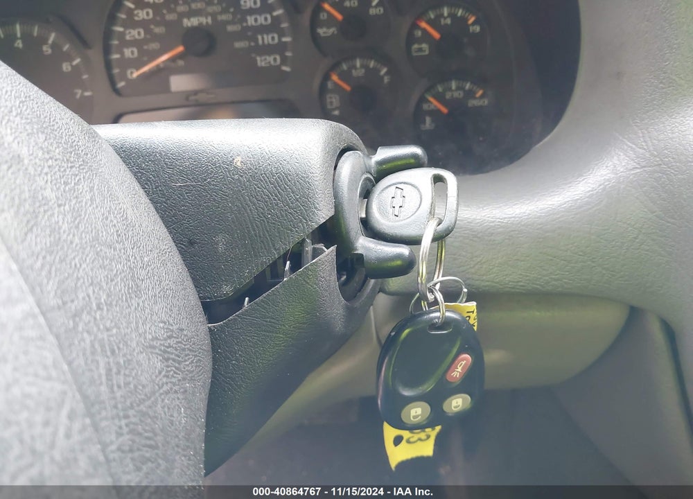 2002 CHEVROLET TRAILBLAZER LS VIN: 1GNDT13S522400520