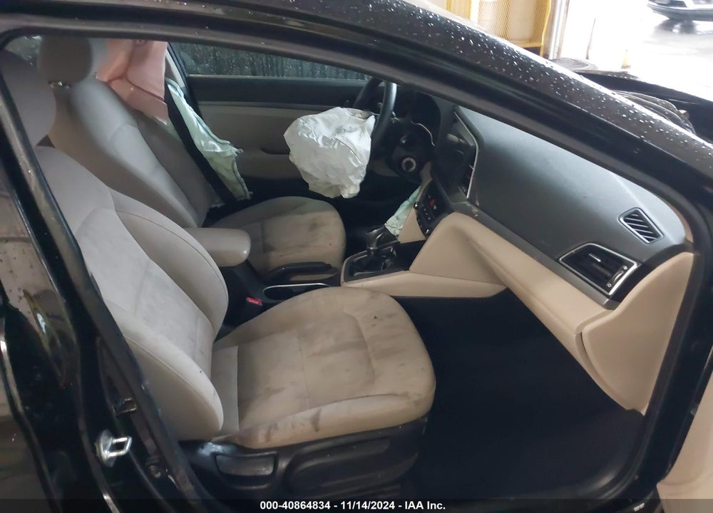 2017 HYUNDAI ELANTRA VIN: KMHD74LFXHU367668