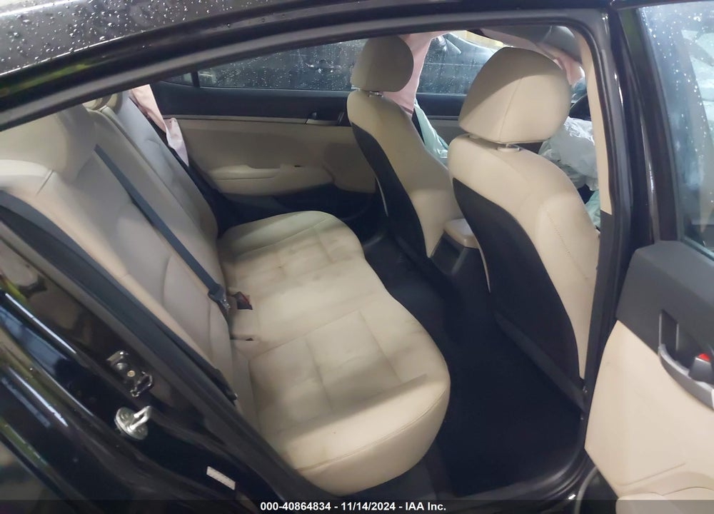 2017 HYUNDAI ELANTRA VIN: KMHD74LFXHU367668