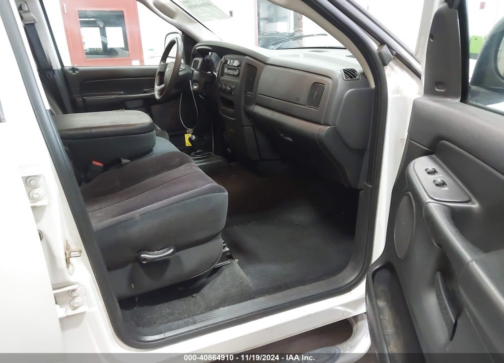 2005 DODGE RAM 1500 SLT/LARAMIE VIN: 1D7HU18N05S118905