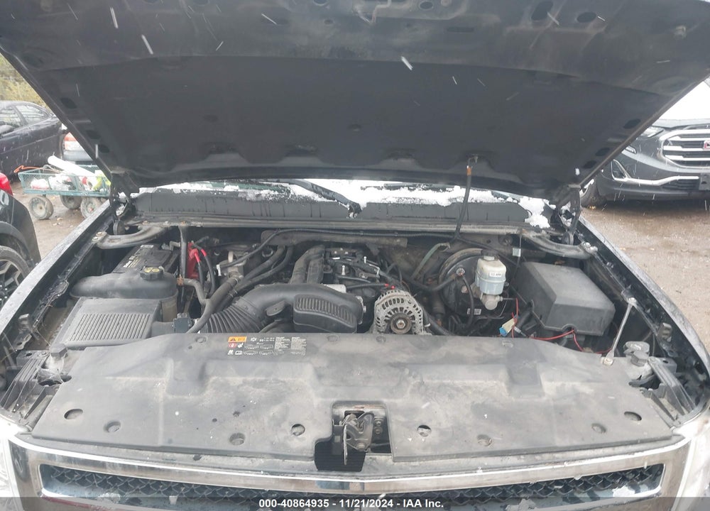 2011 CHEVROLET SILVERADO 1500 LT VIN: 3GCPKSE39BG195232