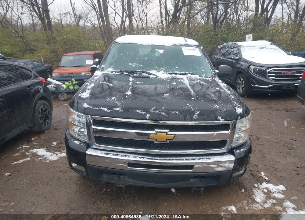 2011 CHEVROLET SILVERADO 1500 LT VIN: 3GCPKSE39BG195232