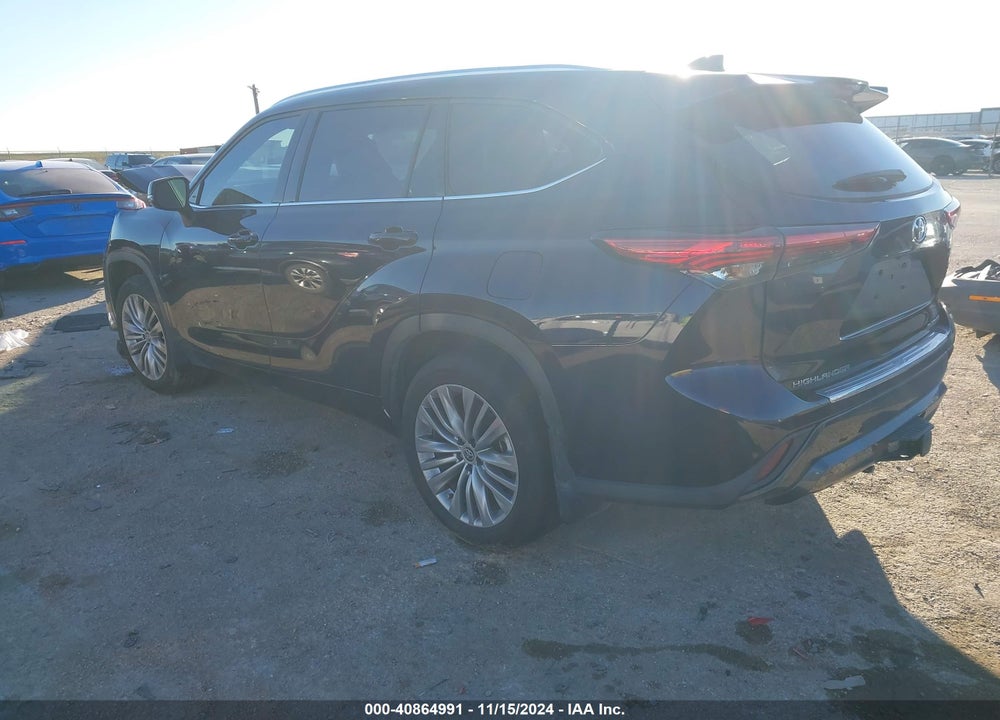 2022 TOYOTA HIGHLANDER PLATINUM VIN: 5TDFZRAH1NS121603