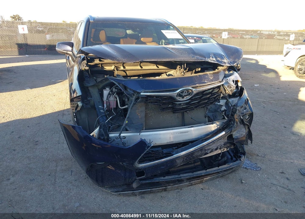 2022 TOYOTA HIGHLANDER PLATINUM VIN: 5TDFZRAH1NS121603