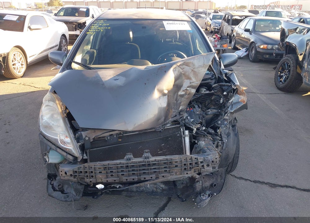 2011 HONDA FIT SPORT VIN: JHMGE8H56BC012832